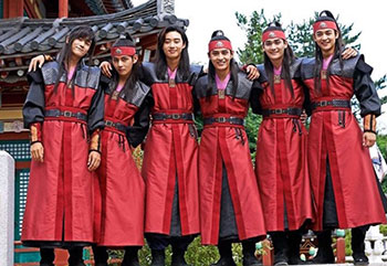 Historia del taekwondo, su origen con los Hwarang Historia del taekwondo - Los Hwarang